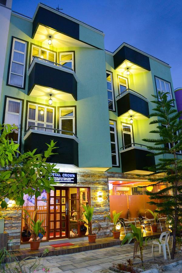 Crystal Crown Hotel Hulhumale Exterior photo